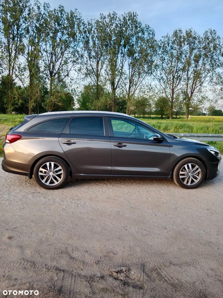 Hyundai i30 1.6 CRDi Classic + - 14