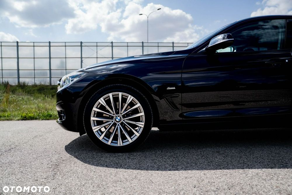 BMW 3GT 325d Sport Line - 12