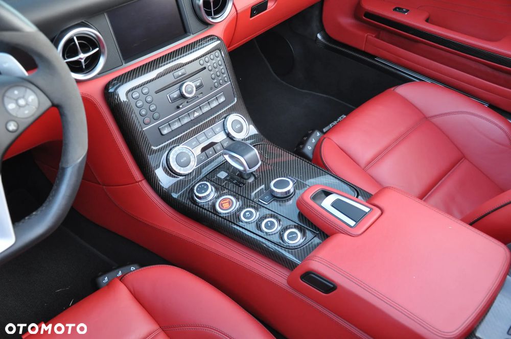 Mercedes-Benz SLS - 26
