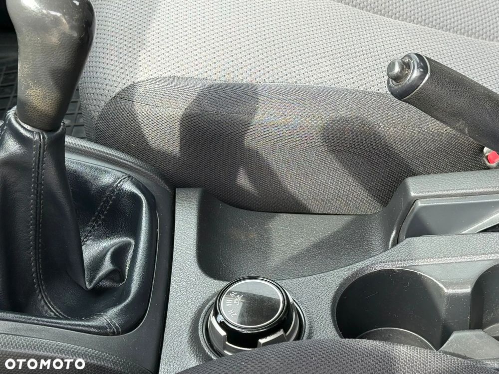 Mitsubishi L200 2.4 d CC Invite - 11