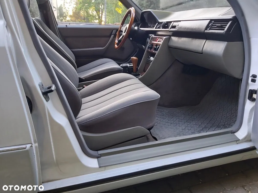 Mercedes-Benz W124 (1984-1993) - 8