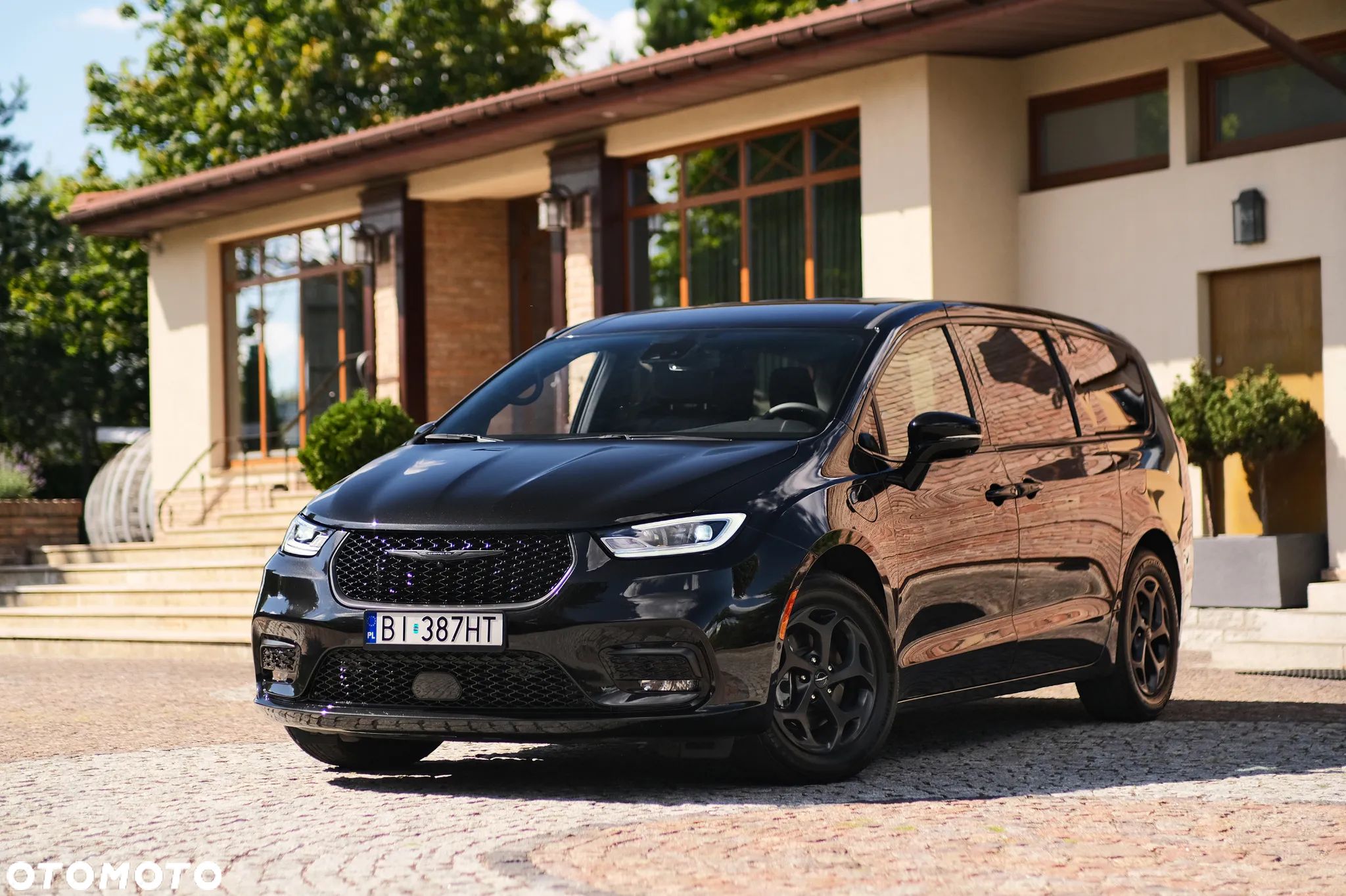 Chrysler Pacifica - 1