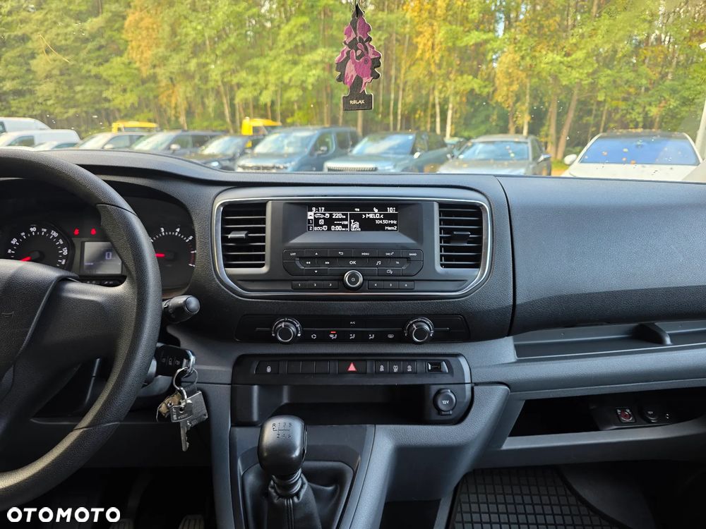 Peugeot Traveller 2016