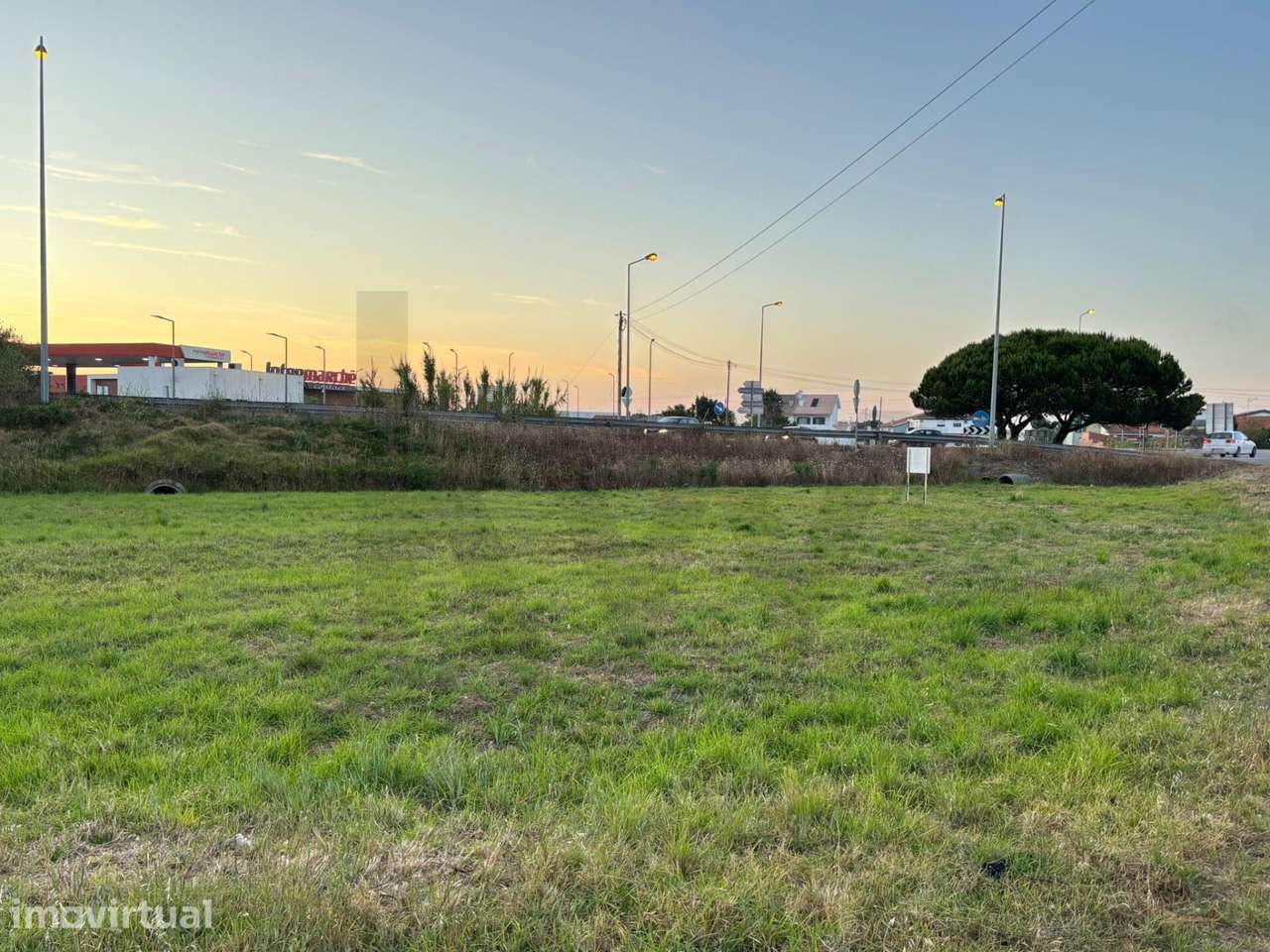 Terreno em Solo Urbanizado plano para 3 Moradias - Grande imagem: 5/9