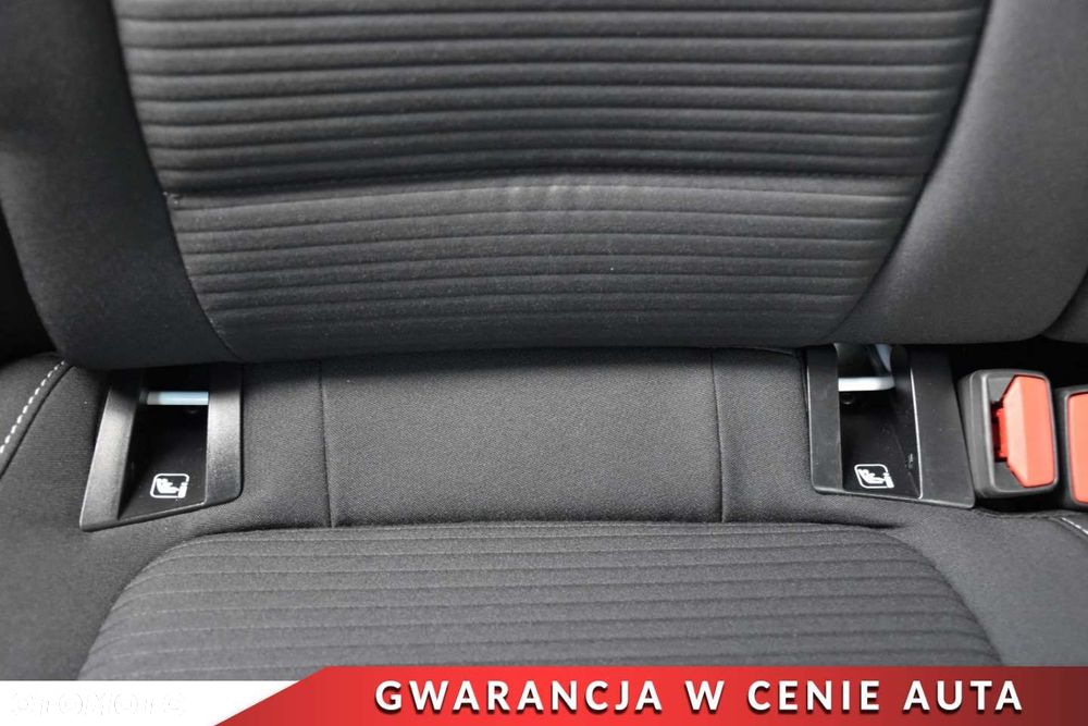 Ford Focus 1.0 EcoBoost Hybrid TITANIUM - 24