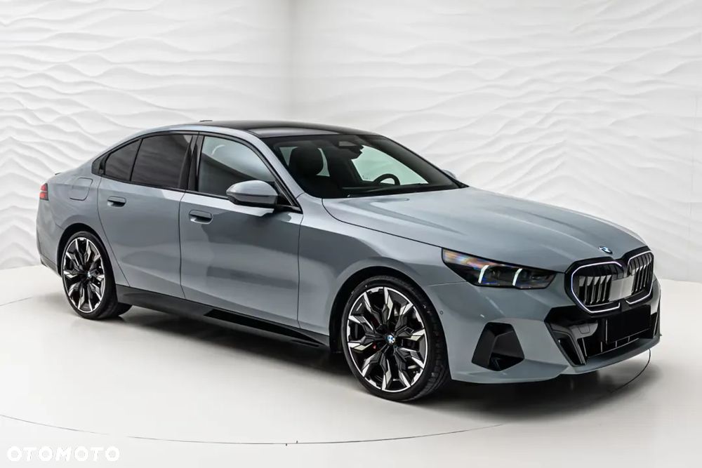 BMW Seria 5 520d xDrive mHEV - 4