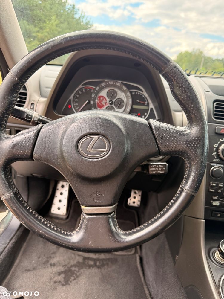 Lexus IS 200 Elegance - 11