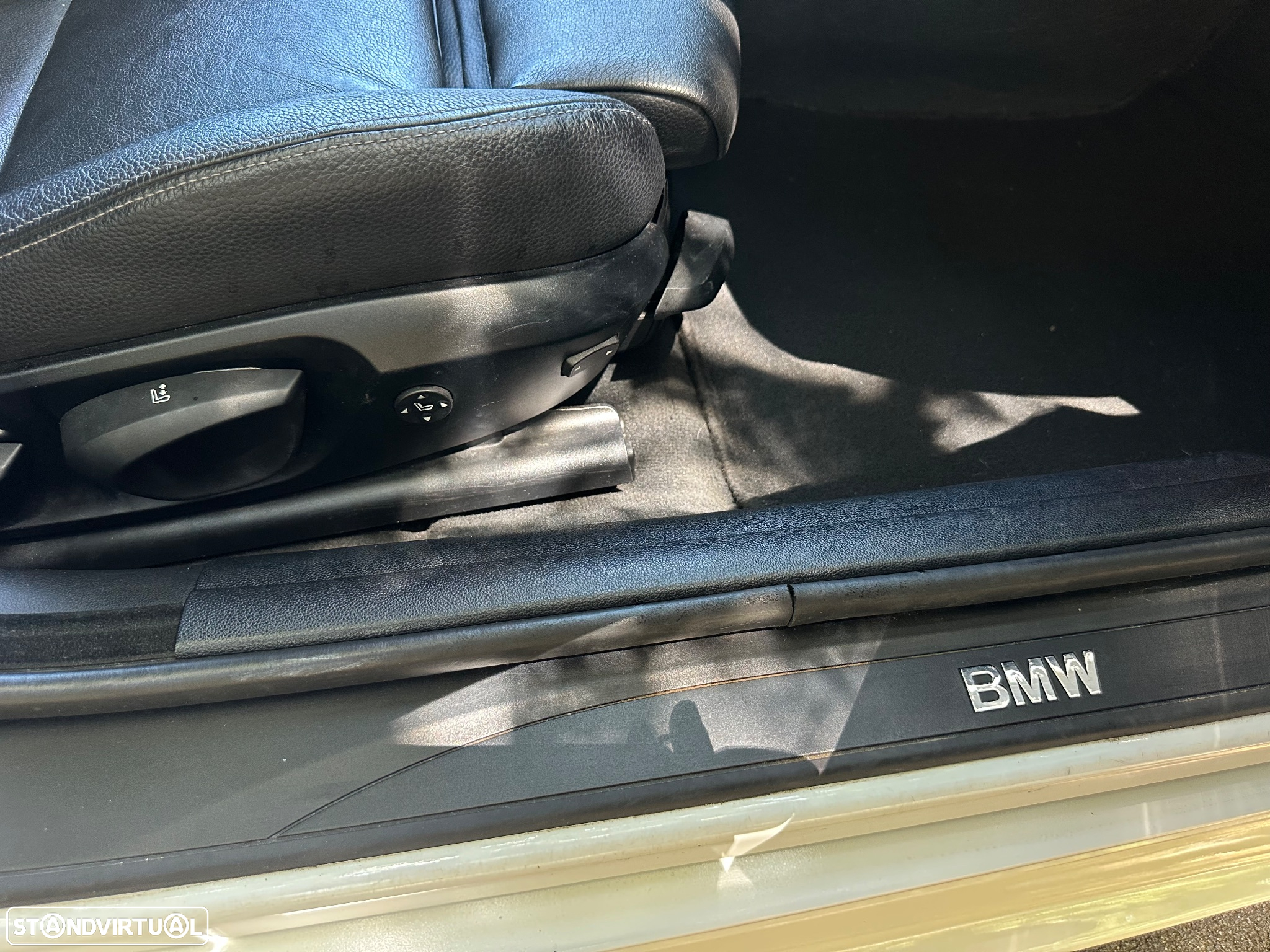 BMW 320 d Touring Navigation Sport - 28