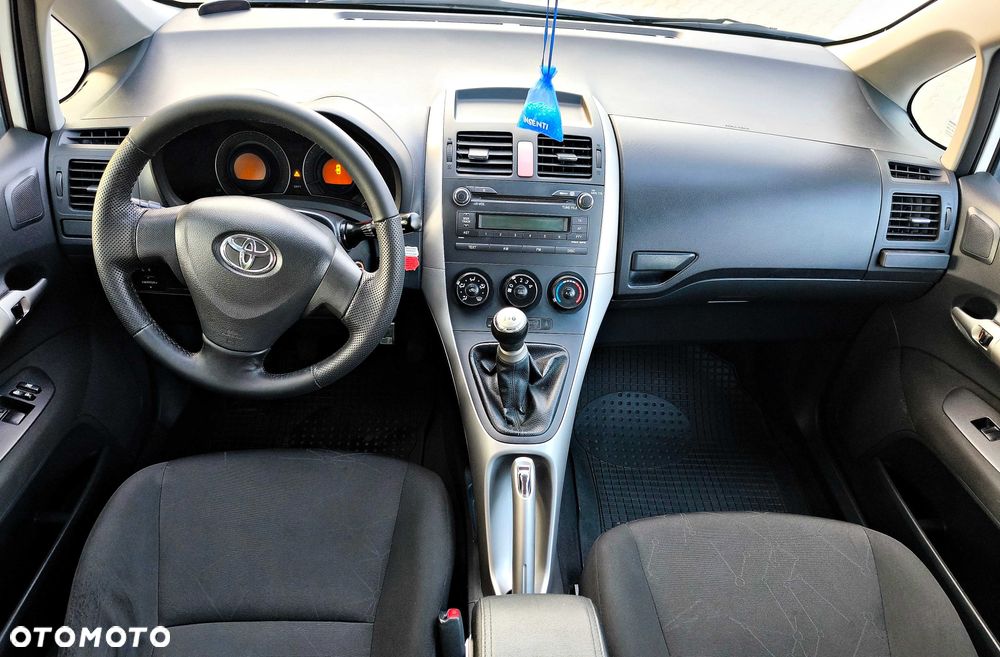 Toyota Auris - 4