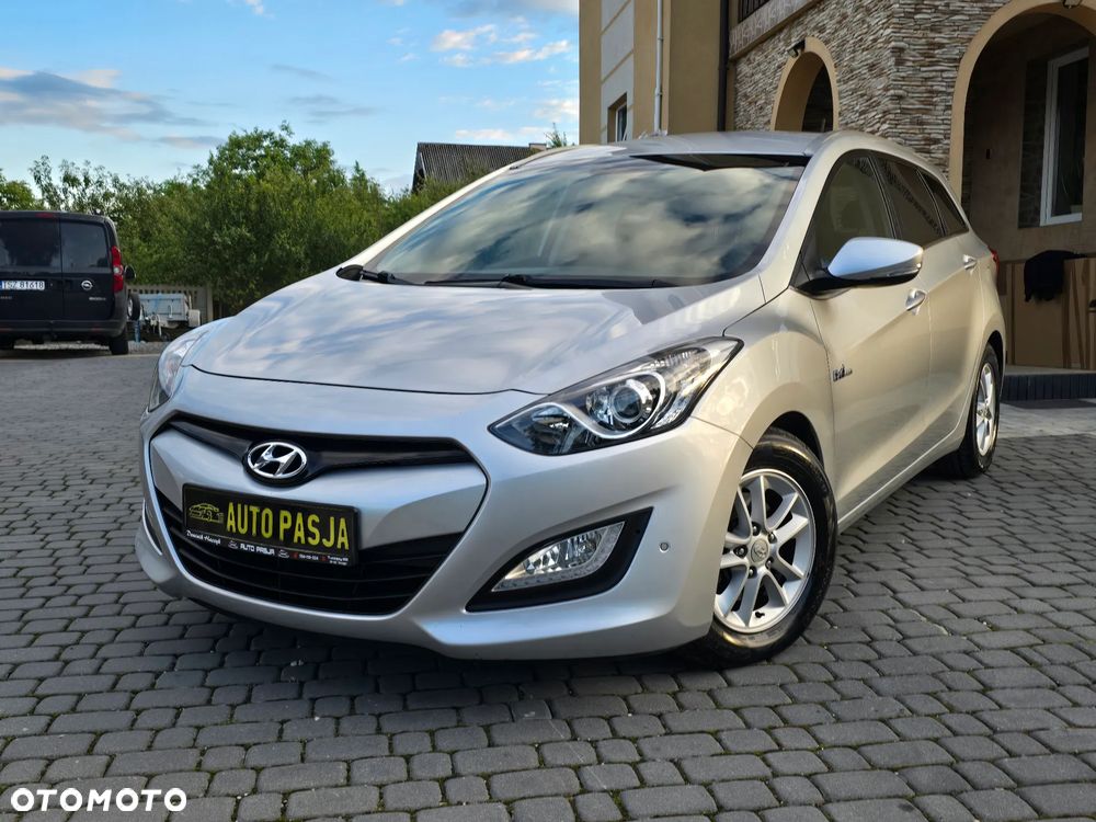 Hyundai i30 blue 1.6 GDI YES Gold - 1