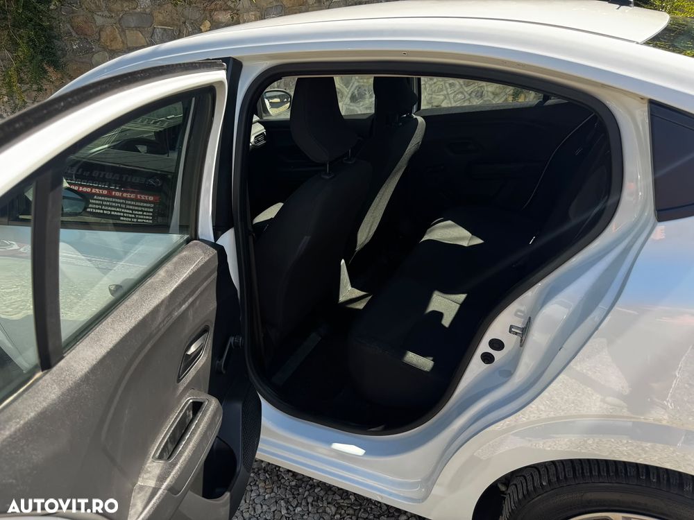 Dacia Logan TCe 90 MT6 Prestige - 9