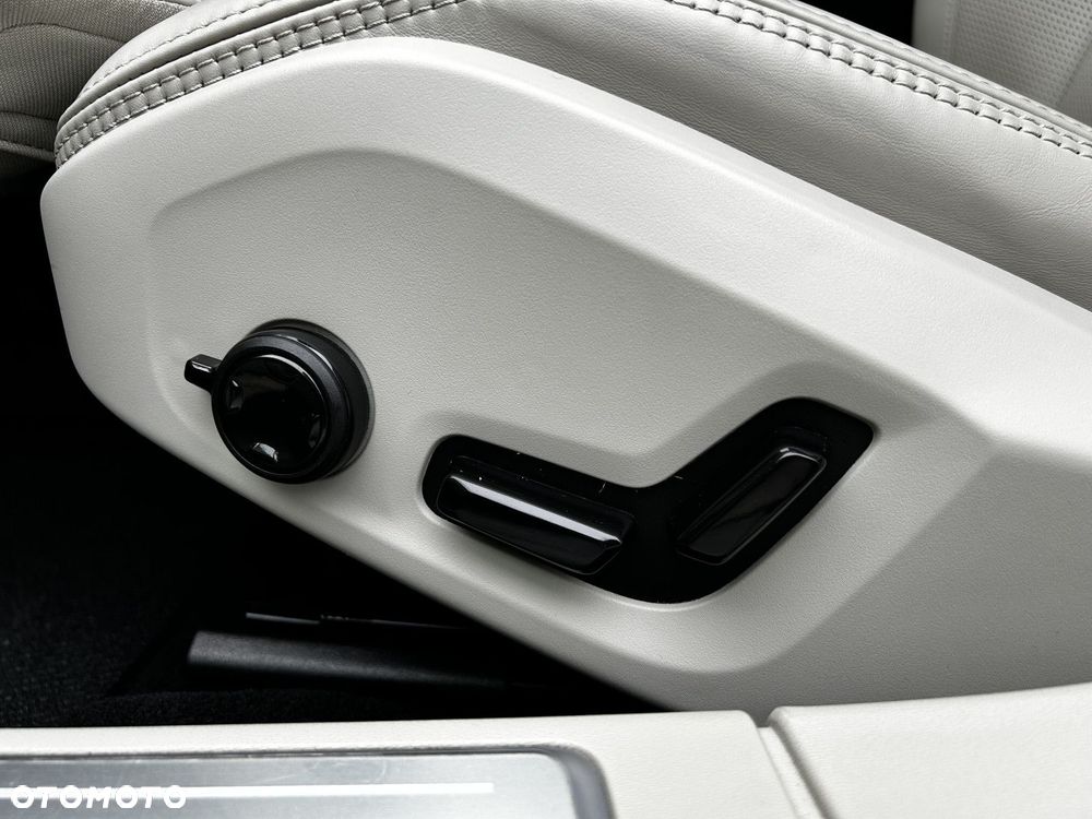 Volvo V90 Cross Country - 18