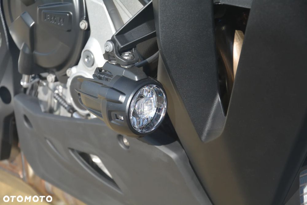 BMW XR - 19