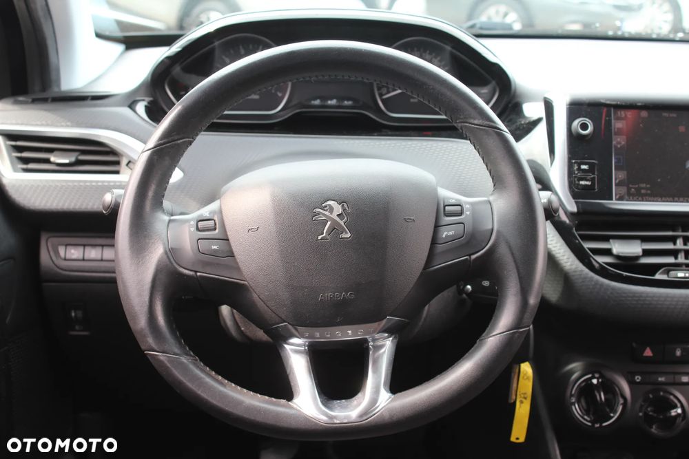 Peugeot 208 PureTech 82 Allure - 28