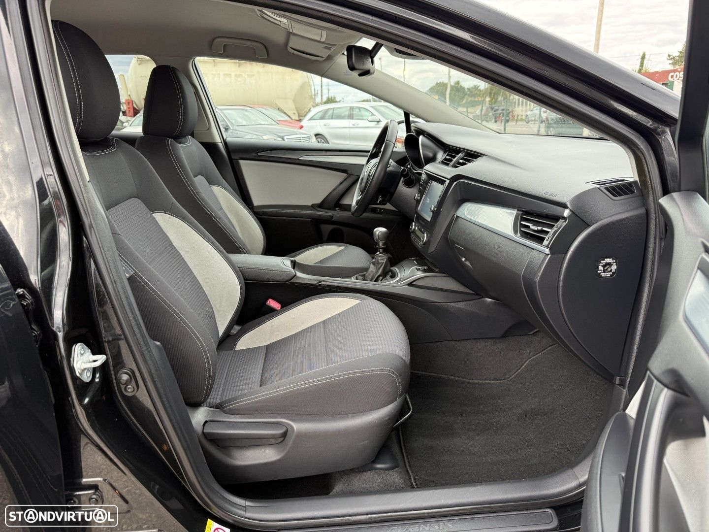 Toyota Avensis Touring Sports 2.0 D-4D Luxury+GPS - 11