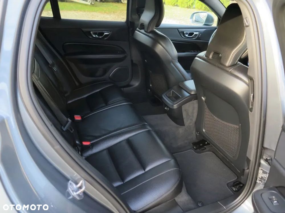 Volvo V60 D3 Momentum - 17