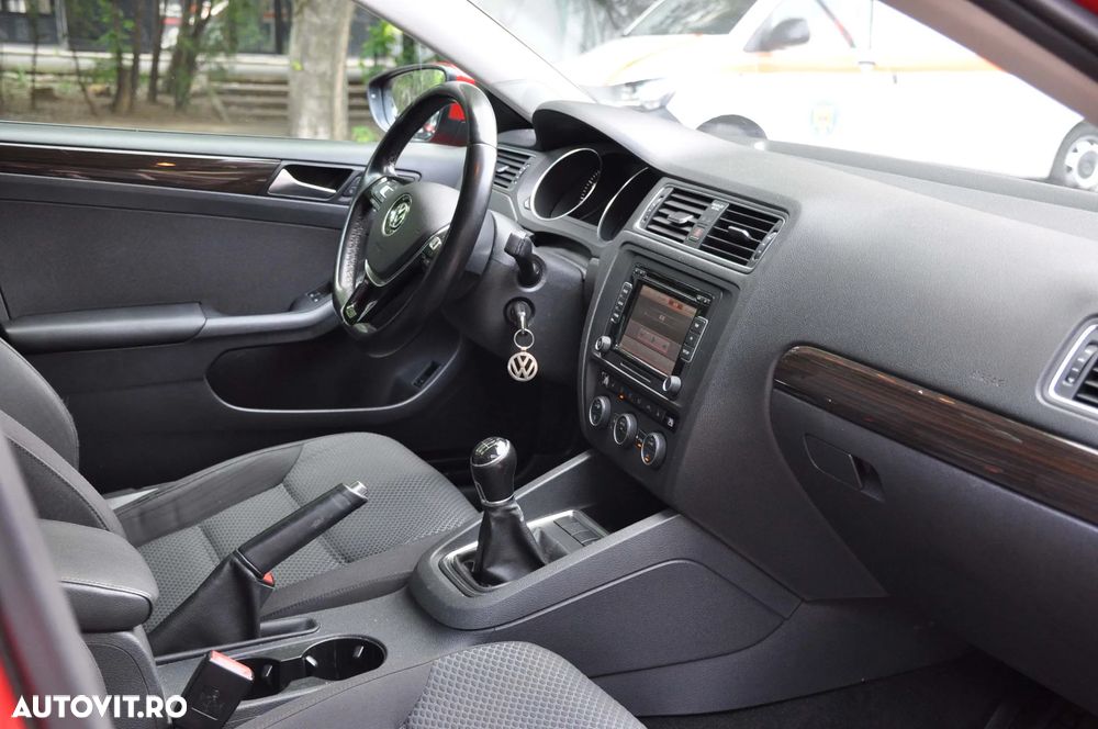 Volkswagen Jetta 1.2 TSI Comfortline - 10