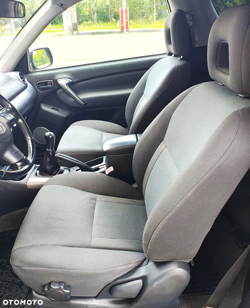 Toyota RAV4 1.8 VVT-i Terra 2WD - 29