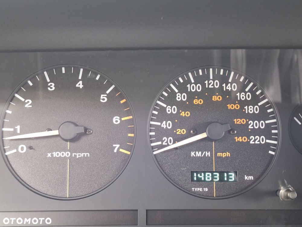 Jeep Grand Cherokee - 28
