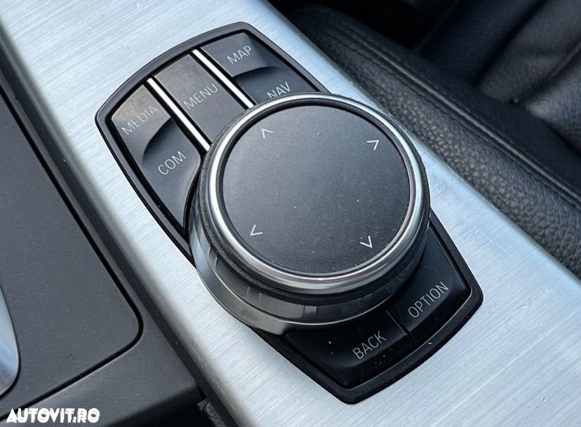 BMW Seria 3 330e iPerformance M Sport - 12
