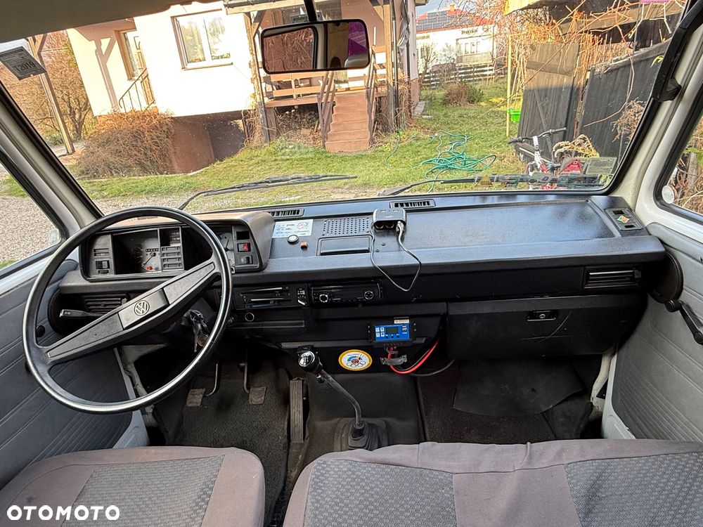 Volkswagen Caravelle - 6