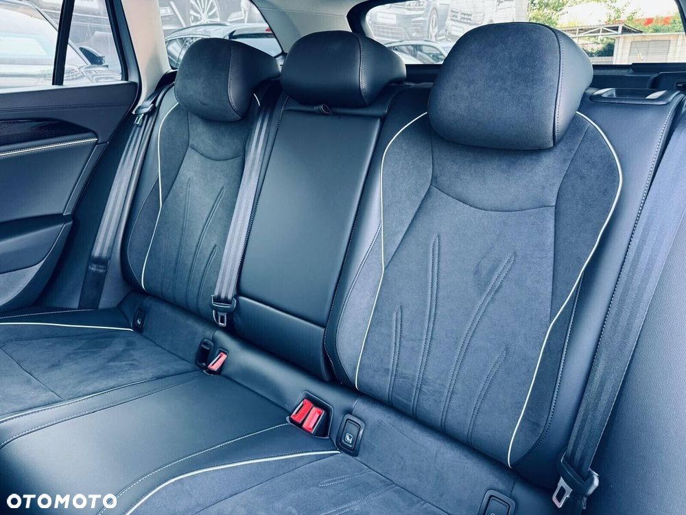 Volkswagen Passat - 15