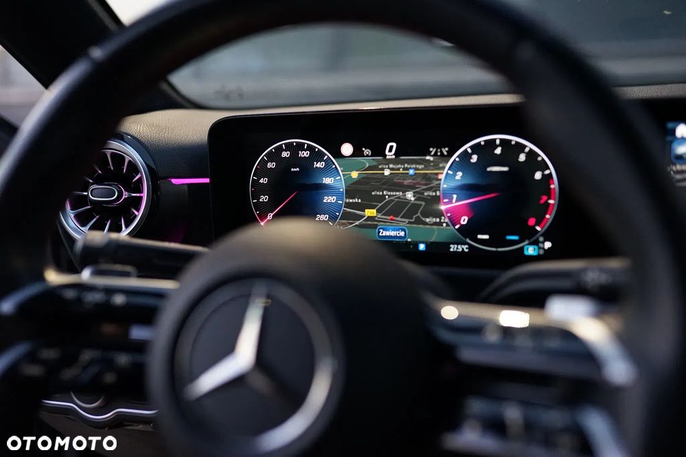 Mercedes-Benz Klasa A 180 7G-DCT AMG Line - 18
