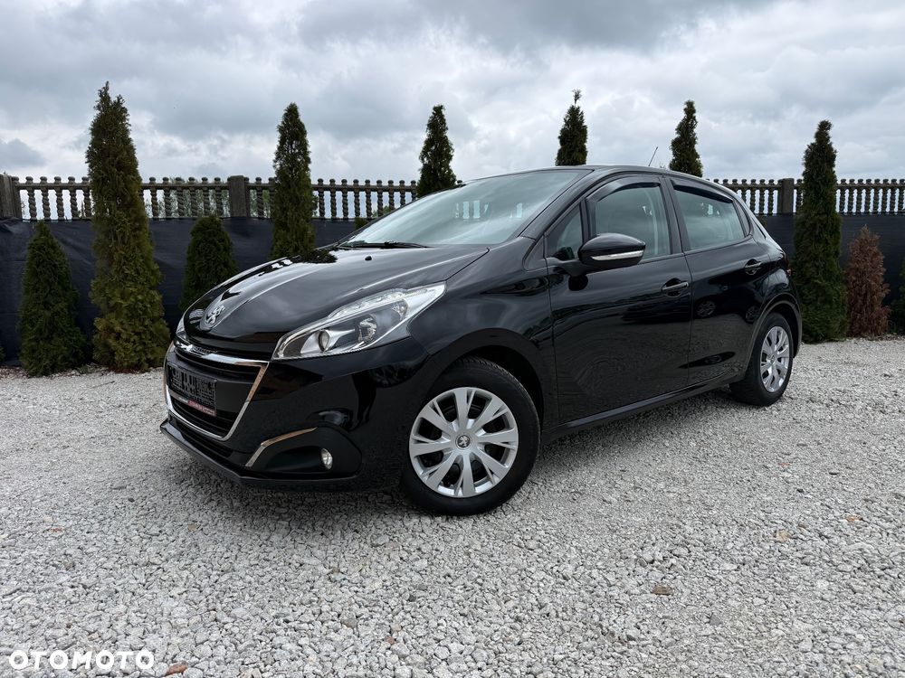 Peugeot 208 - 1