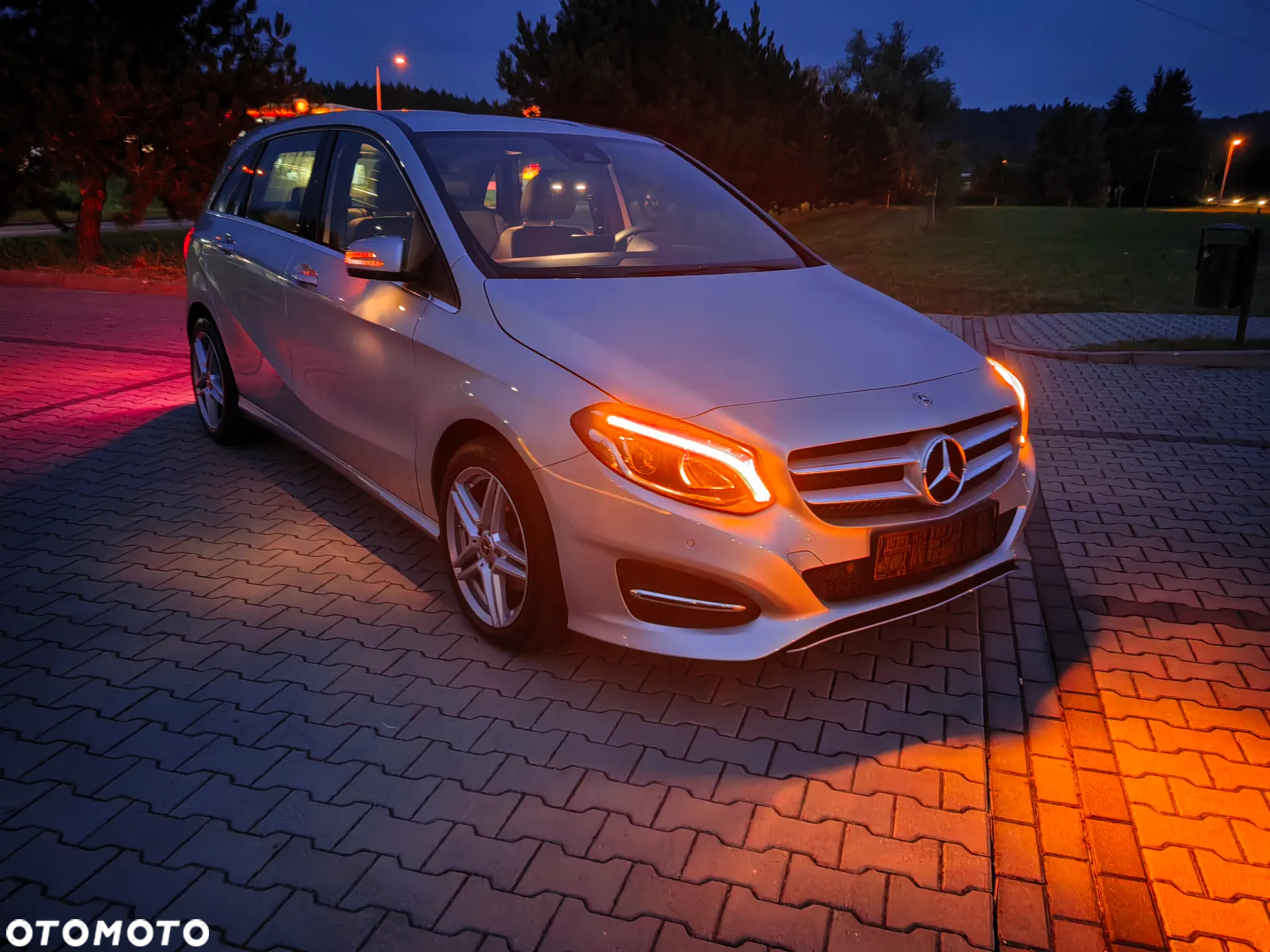 Mercedes-Benz Klasa B 200 7G-DCT Style - 33