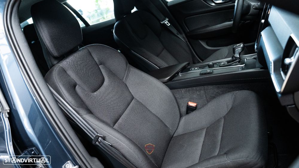 Volvo V60 2.0 D3 Momentum Geartronic - 26