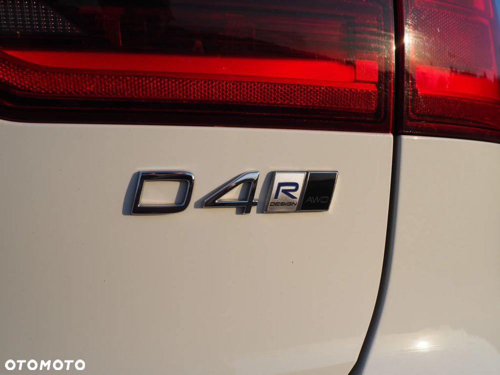 Volvo V90 D4 SCR AWD R-Design - 16