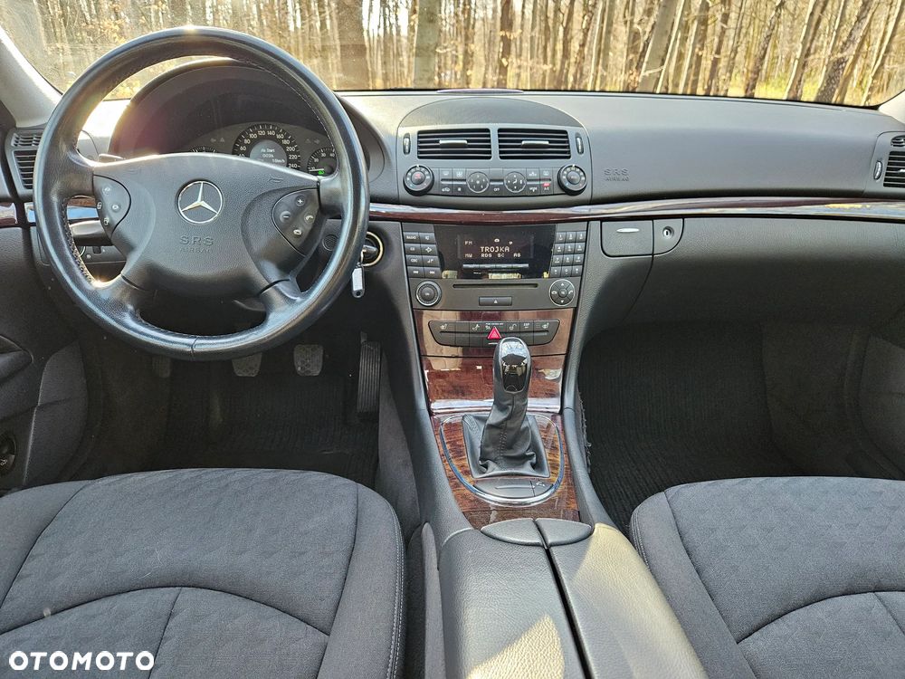 Mercedes-Benz Klasa E 200 Kompressor Classic - 3