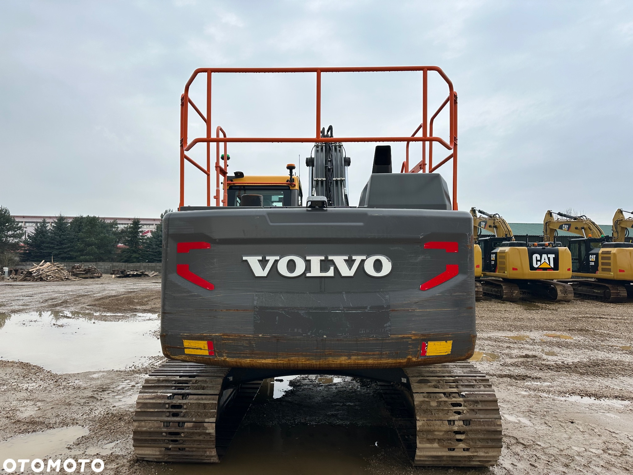 Volvo EC 220 EL - 11