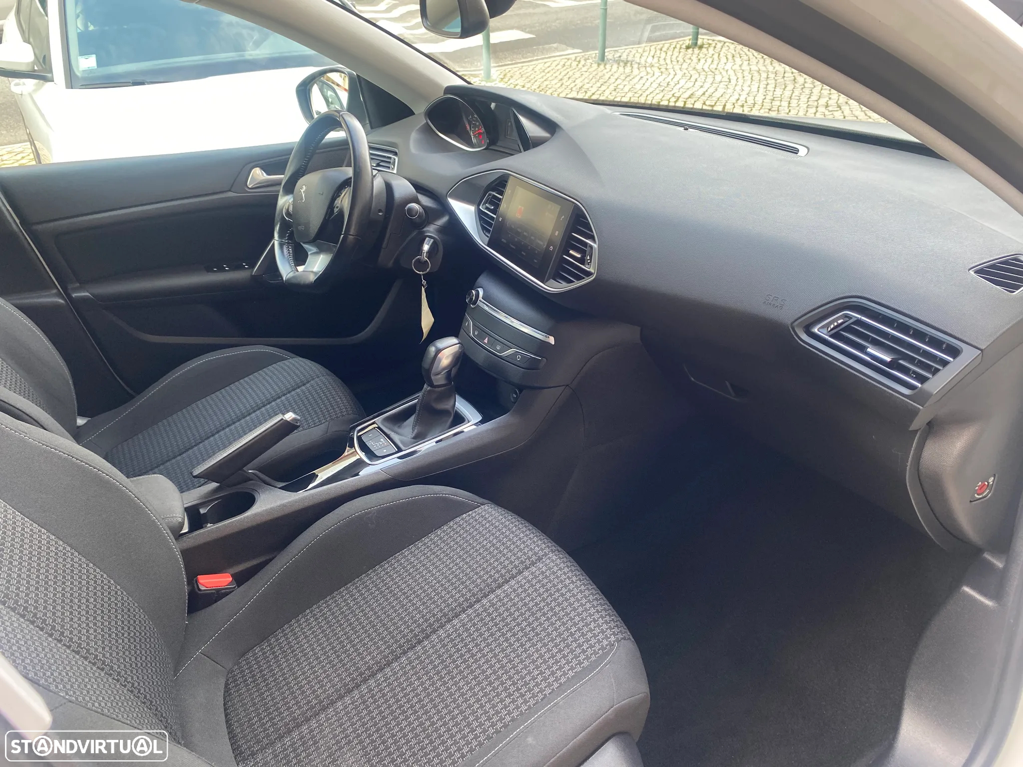 Peugeot 308 SW BlueHDi 120 EAT6 Stop & Start Active Business-Pack - 29