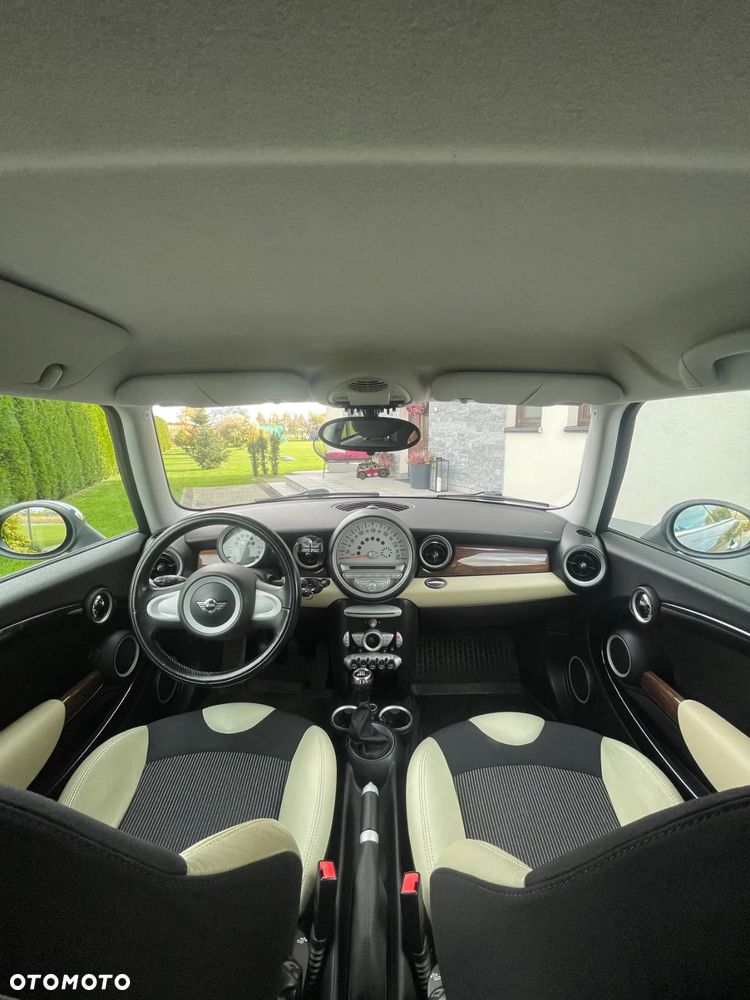 MINI Cooper Standard - 13