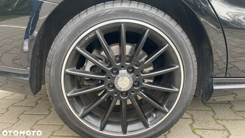 Mercedes-Benz CLA 180 7G-DCT AMG Line - 25