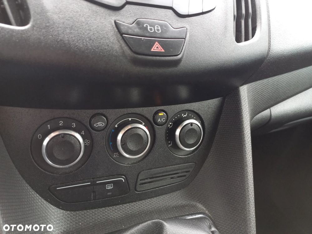 Ford Transit Connect - 30