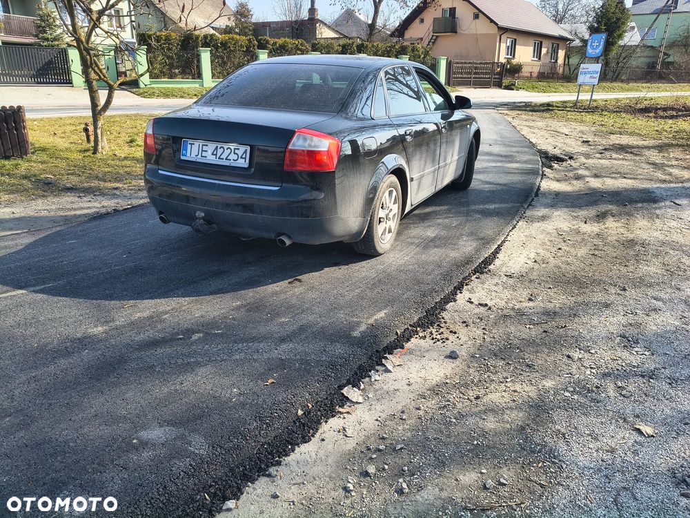 Audi A4 Limousine - 3