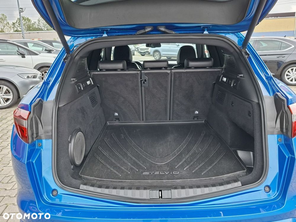 Alfa Romeo Stelvio - 29