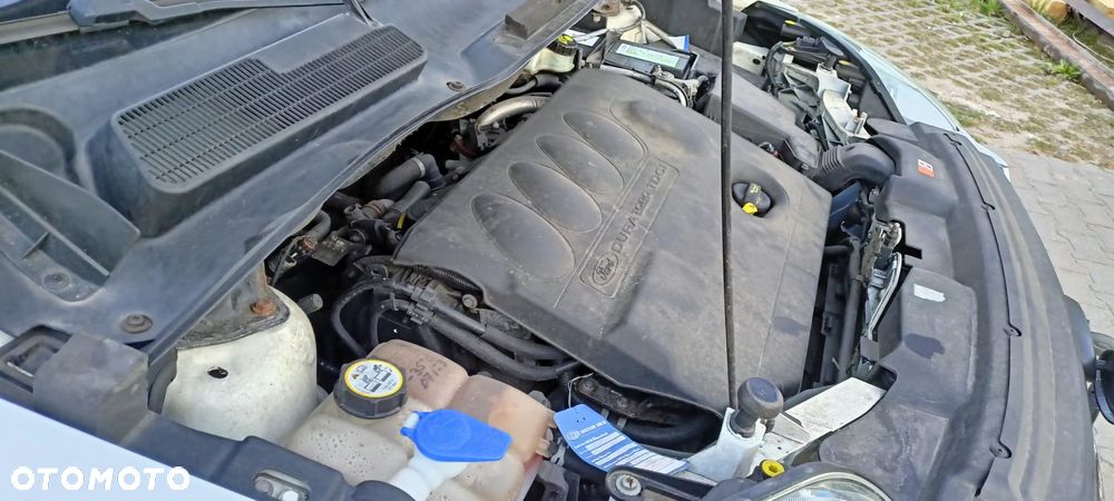 Ford Kuga 2.0 TDCi 2x4 Titanium - 15