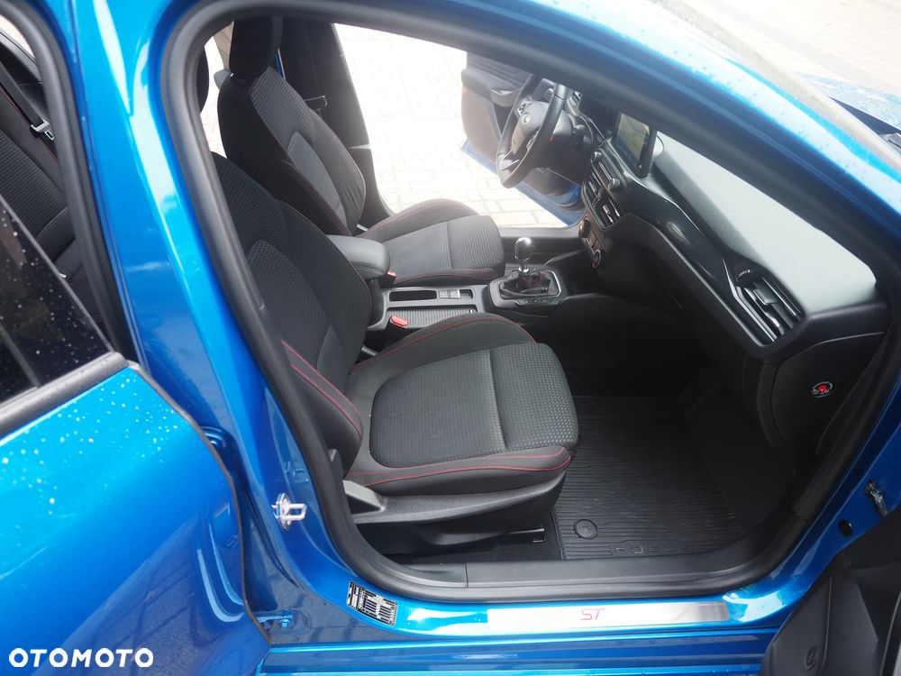 Ford Focus 1.0 EcoBoost mHEV ST-Line X - 19