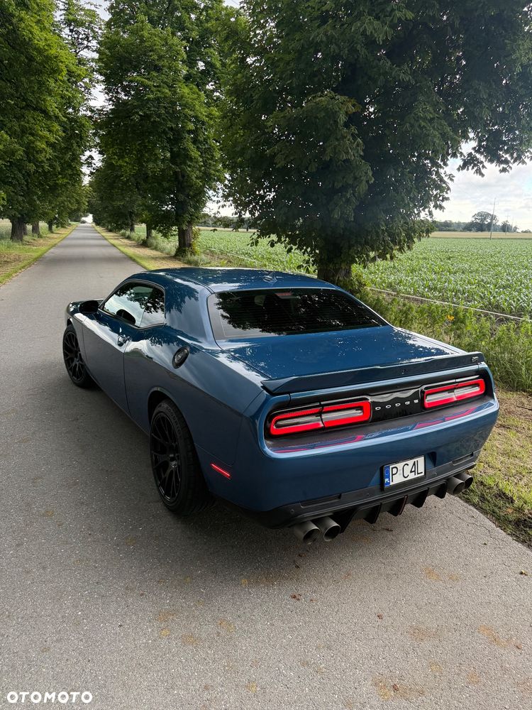 Dodge Challenger 5.7 R/T - 4
