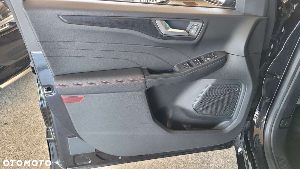 Ford Kuga - 10