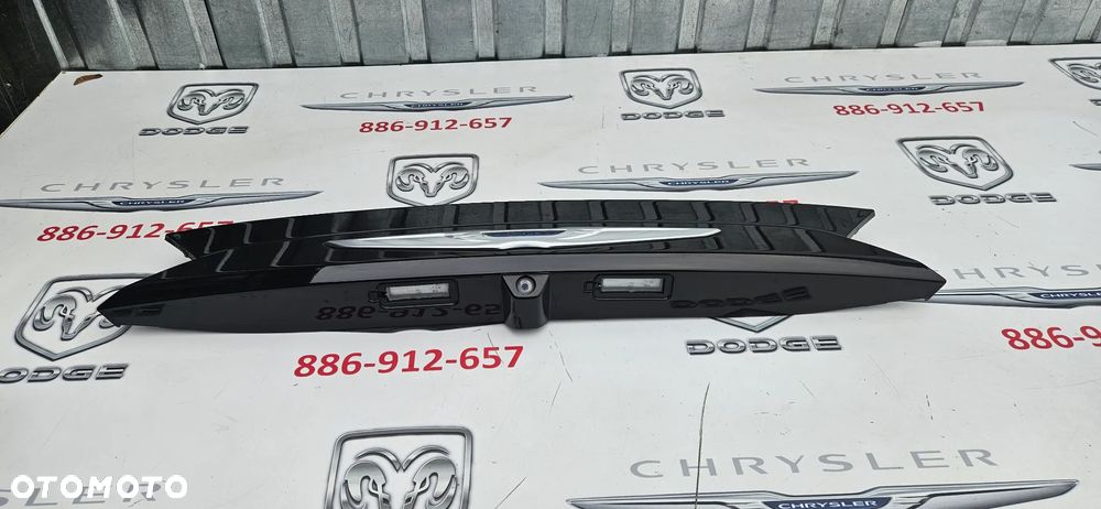 Chrysler Pacifica 2016- Blenda klapy bagażnika Listwa klapy Kamera cofania KOLOR  PUV - 1