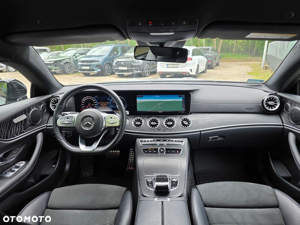 Mercedes-Benz Klasa E 200 4-Matic 9G-TRONIC - 16