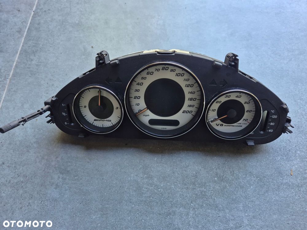 licznik zegary mercedes cls w219 amg a2195400911 - 1