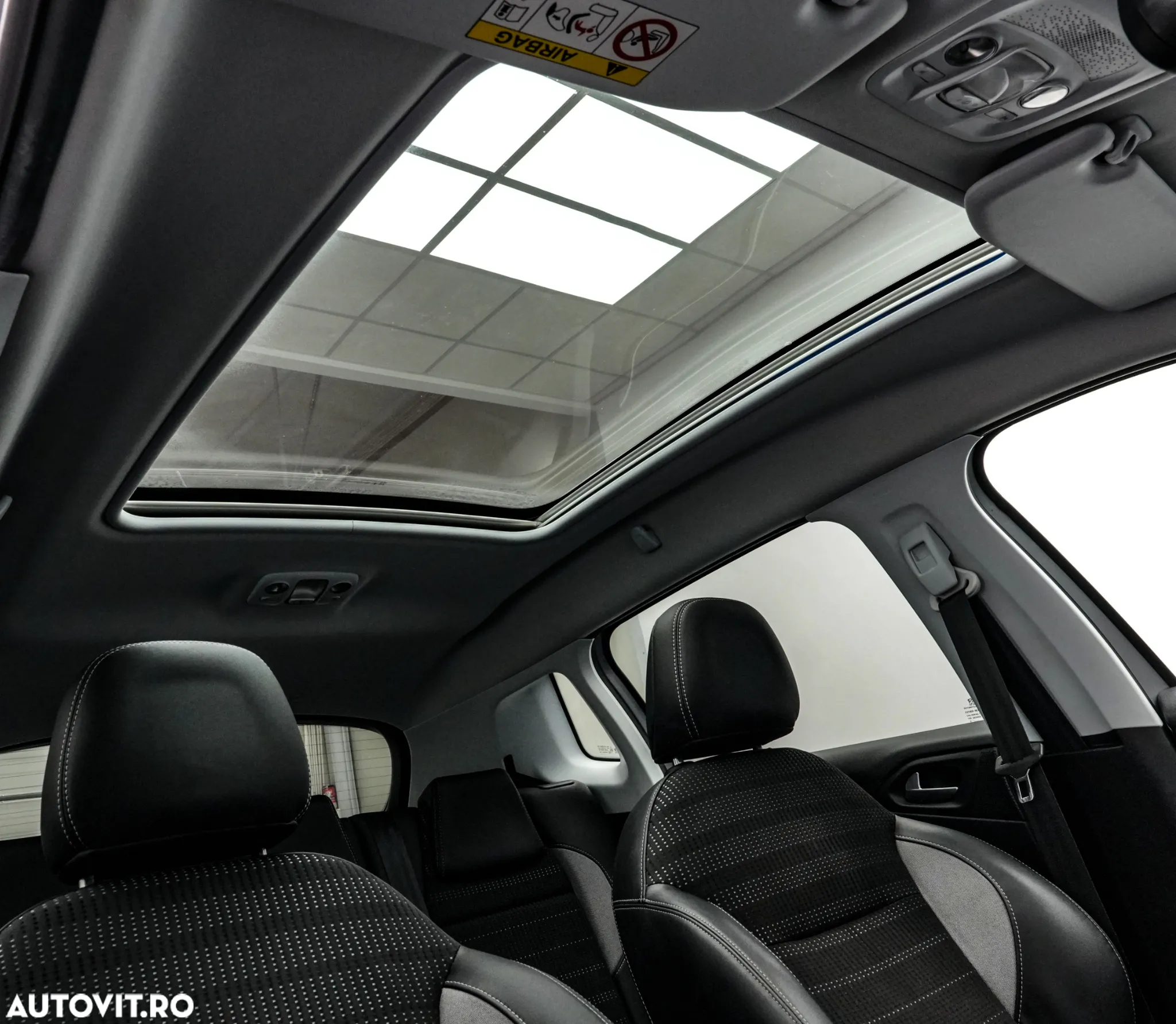 Peugeot 2008 1.2 L PureTech Active - 9