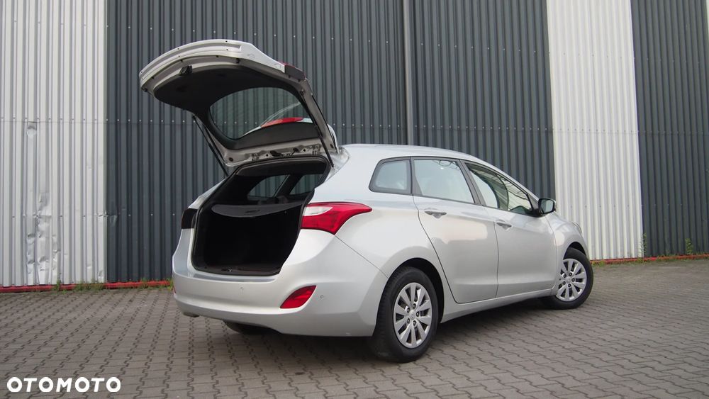 Hyundai i30 1.4 Family - 19