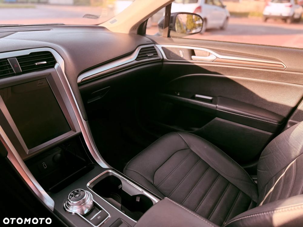 Ford Fusion - 14
