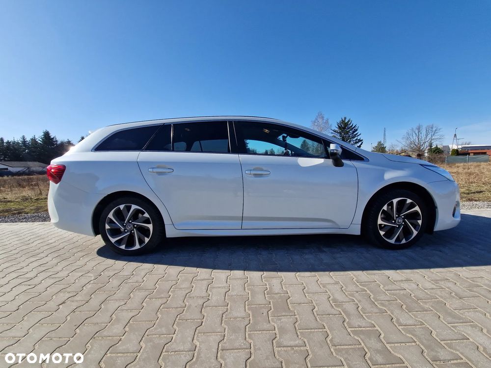 Toyota Avensis 1.8 Style MS - 5
